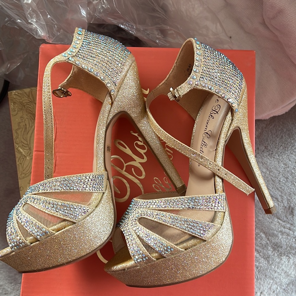 Heels - Picture 3 of 3